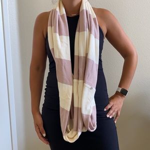 Lululemon scarf Pink and White (One Size)